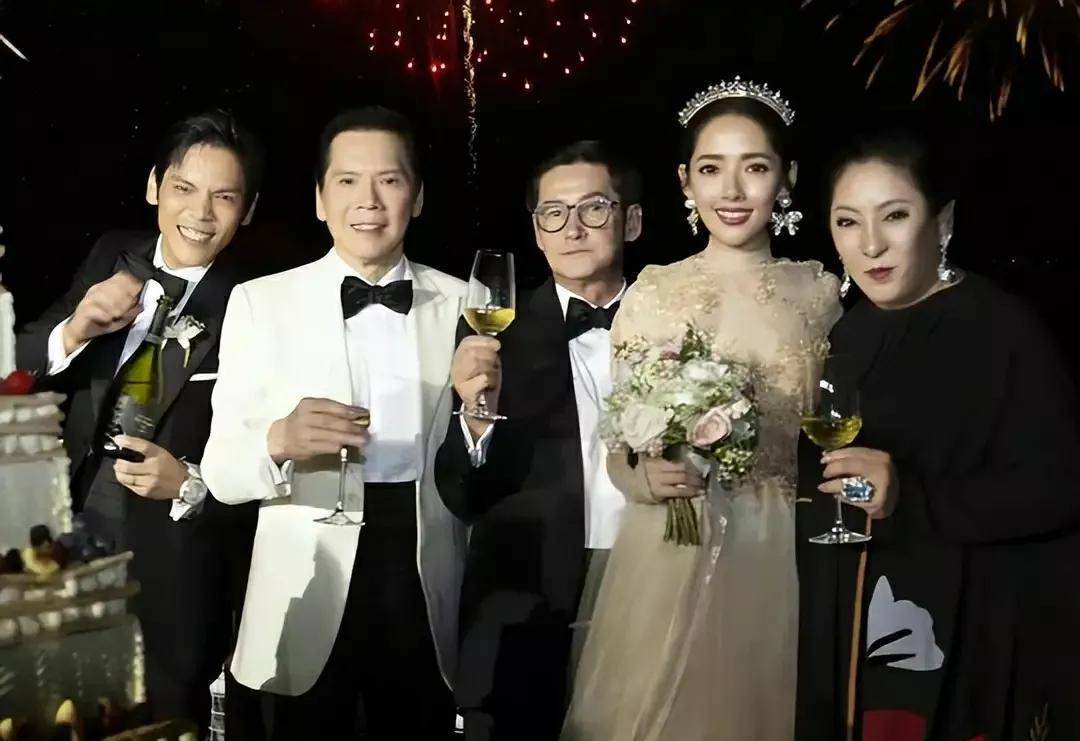 娱乐圈明星黑料_有明星的花边黑料找谁爆料,_辣木洋子跌落神坛